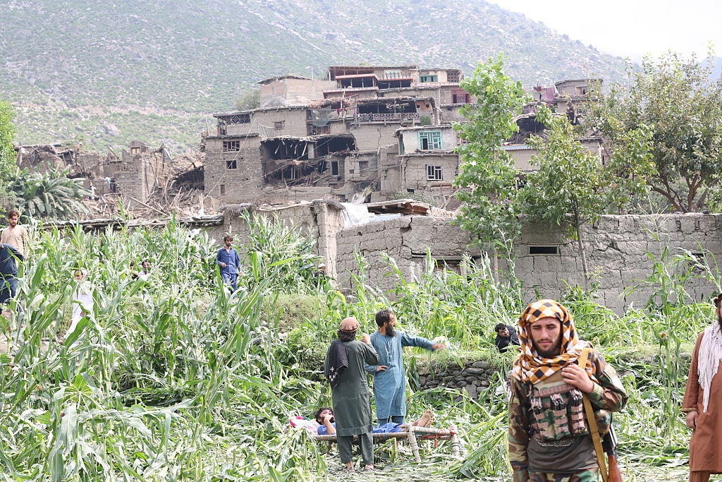 Afghanistan airdrops commandos to rescue earthquake survivors