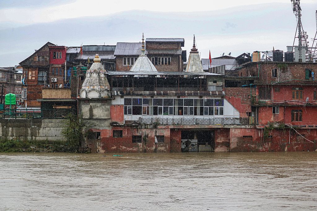 Flood wreaks havoc in Jammu, weather likely to improve today