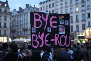French parliament ousts prime minister, deepening political crisis