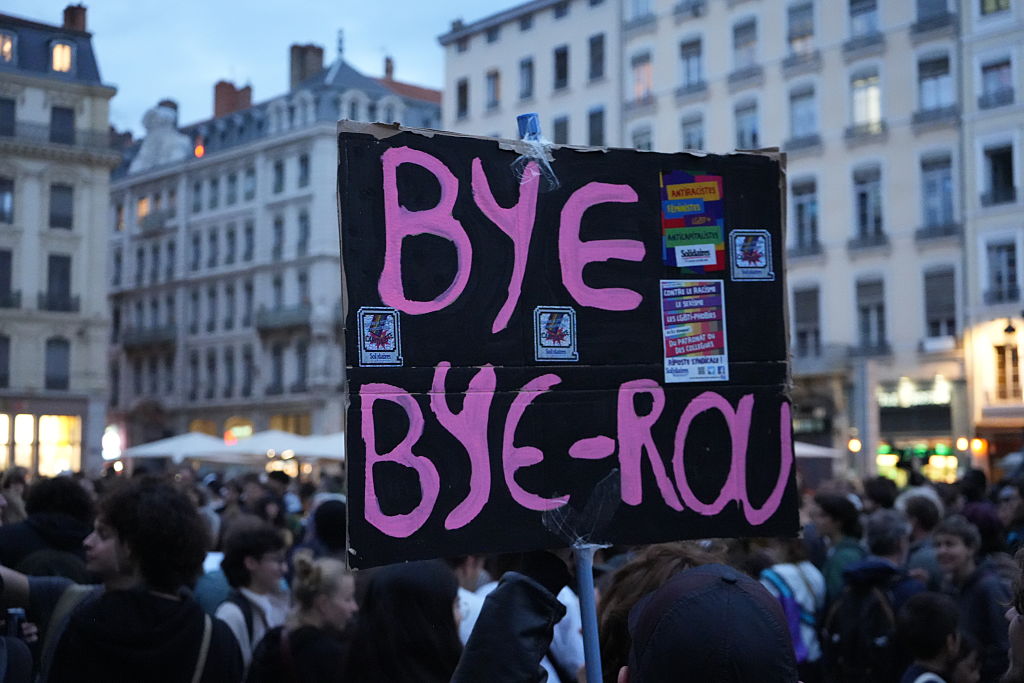 French parliament ousts prime minister, deepening political crisis