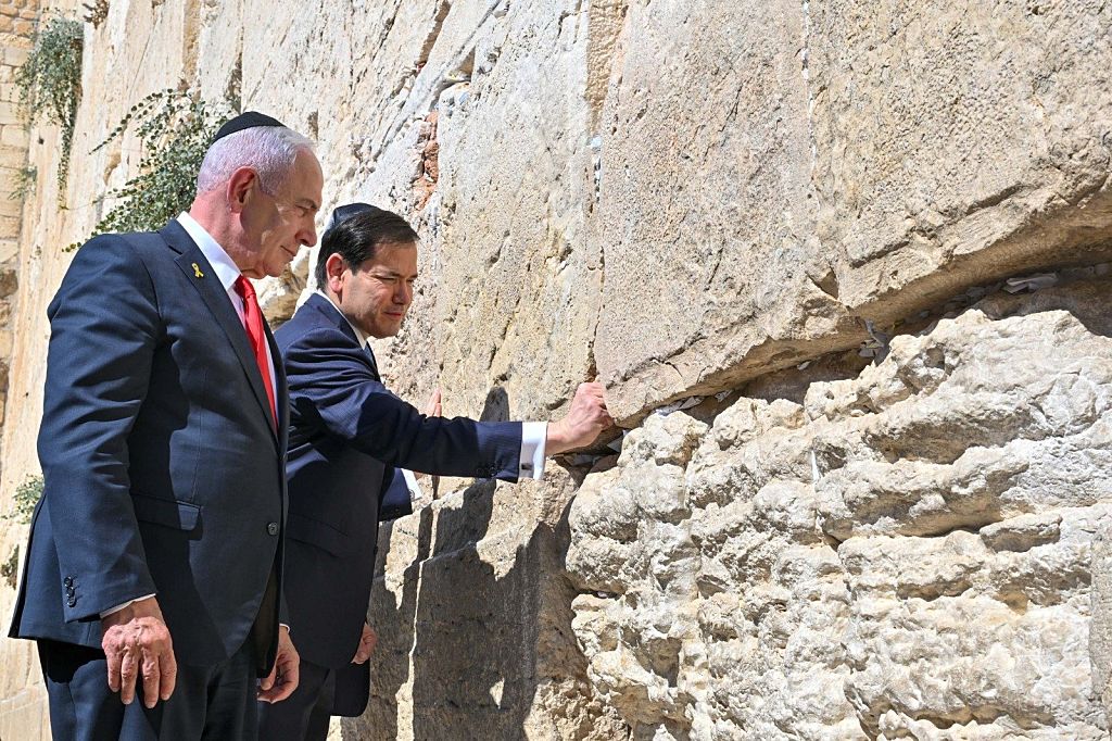 Israel intensifies Gaza City bombing as Rubio arrives