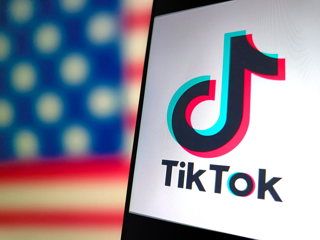 Trump signs order declaring TikTok sale ready and values it at $14 billion