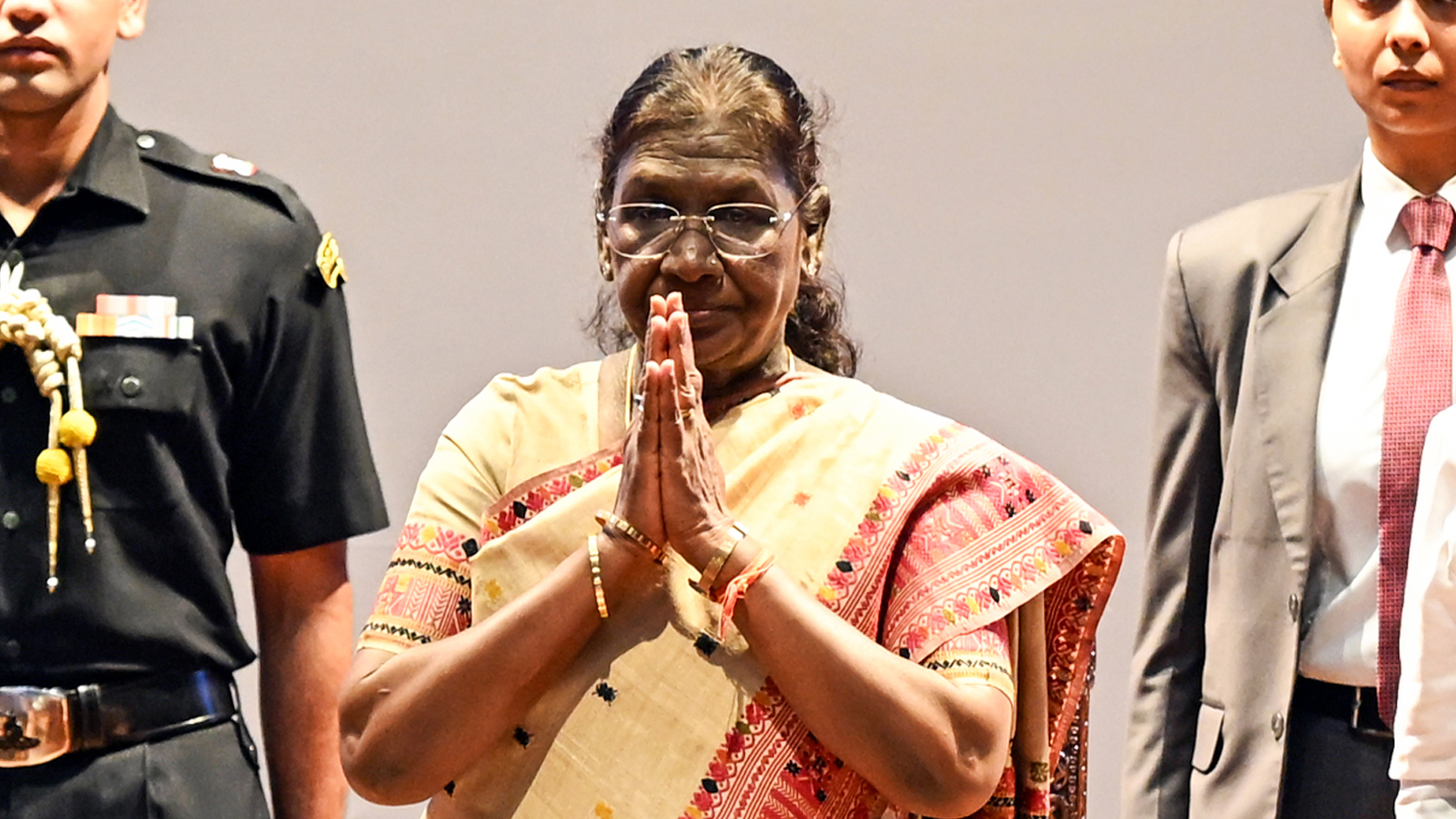 President Murmu extends greetings on eve of Durga Puja