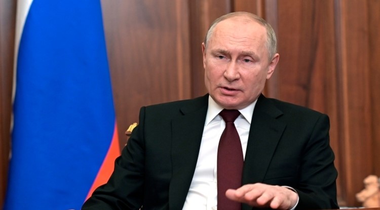 Putin tells Ukraine: End war via talks or I will end it by force