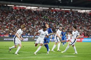 England thrash Serbia 5-0 to close in on World Cup spot