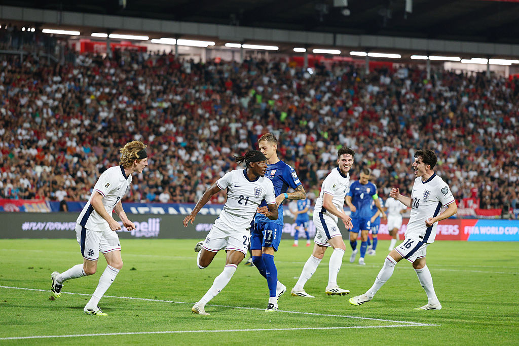 England thrash Serbia 5-0 to close in on World Cup spot