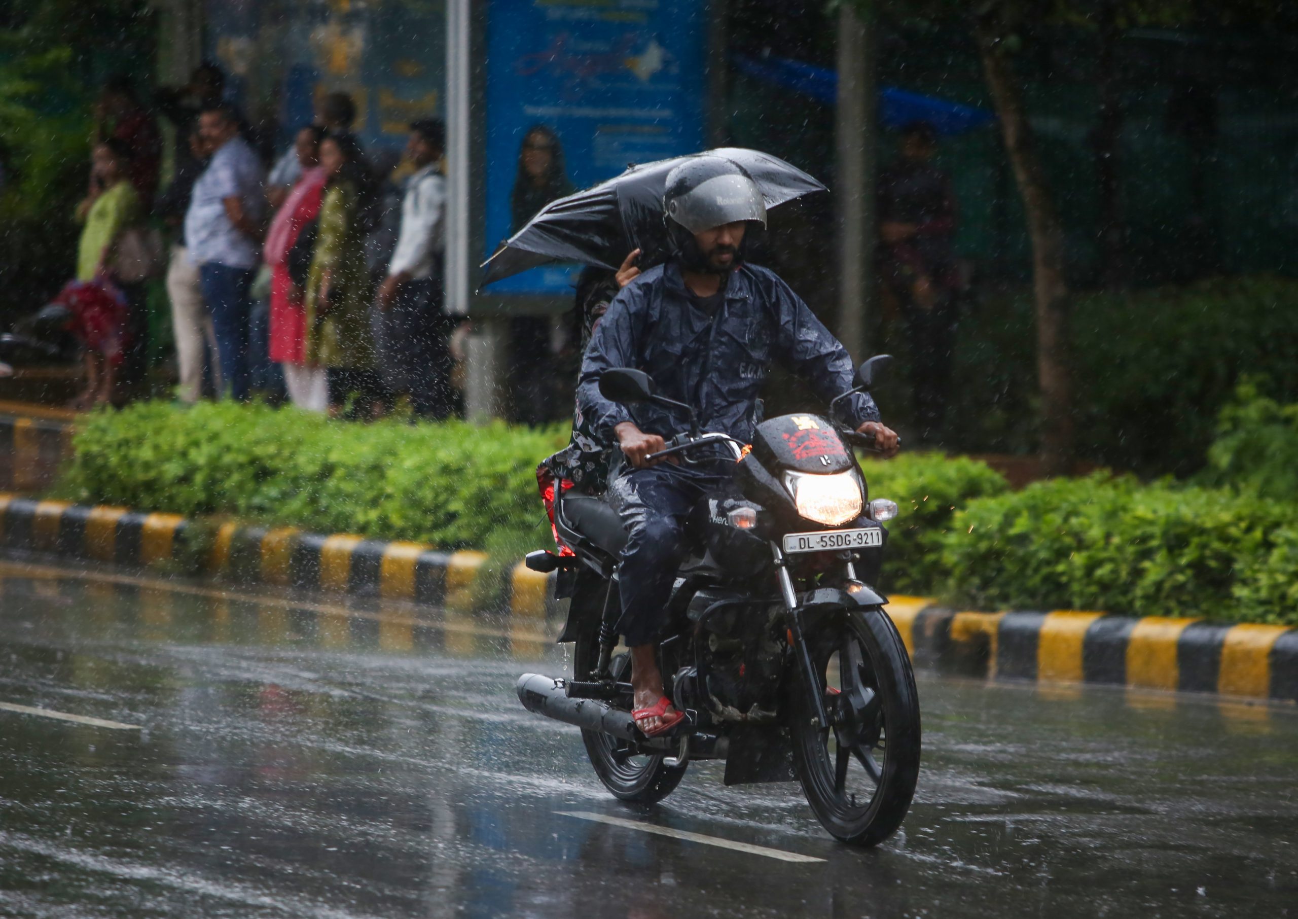 IMD forecasts heavy rainfall in eastern states; showers accompanied by thunderstorms likely in Delhi