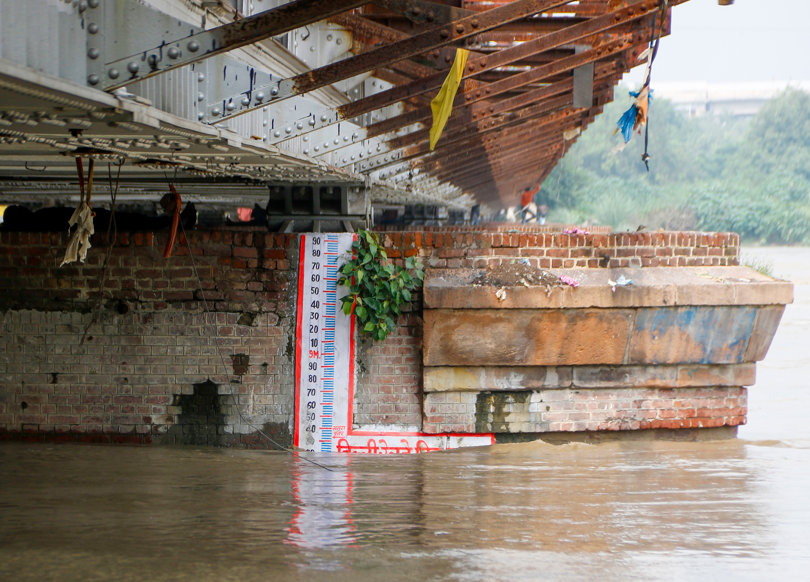 Delhi: Traffic to be halted near Loha Pul as Yamuna crosses danger mark Delhi: Traffic to be halted near Loha Pul as Yamuna crosses danger mark
