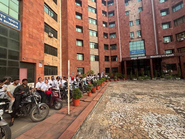 AIIA holds bike rally ahead of Ayurveda Day to promote health, sustainability