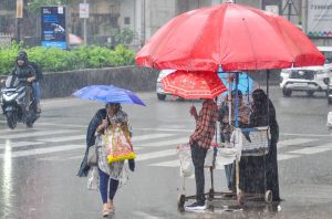 IMD forecasts heavy rainfall in Telangana, Vidarbha; monsoon withdrawal advances