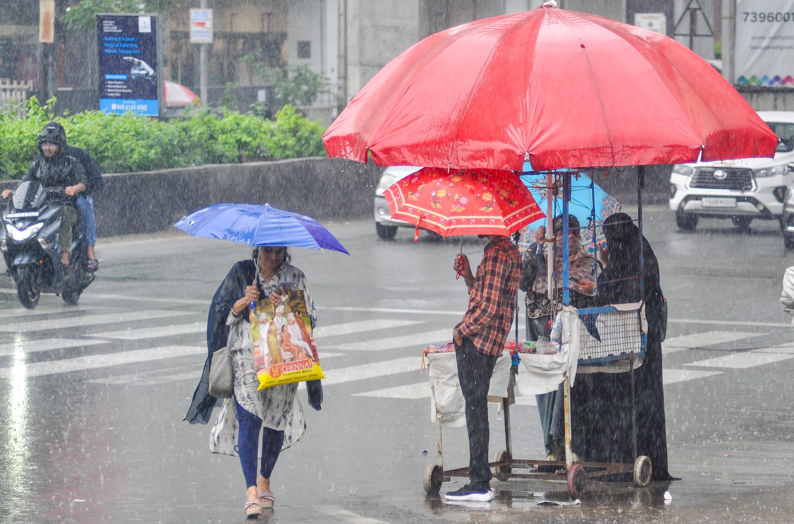 IMD forecasts heavy rainfall in Telangana, Vidarbha; monsoon withdrawal advances