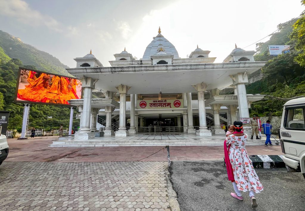 Katra: Vaishno Devi pilgrimage resumes after 3-week halt