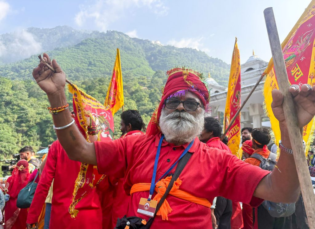 Katra: Vaishno Devi pilgrimage resumes after 3-week halt