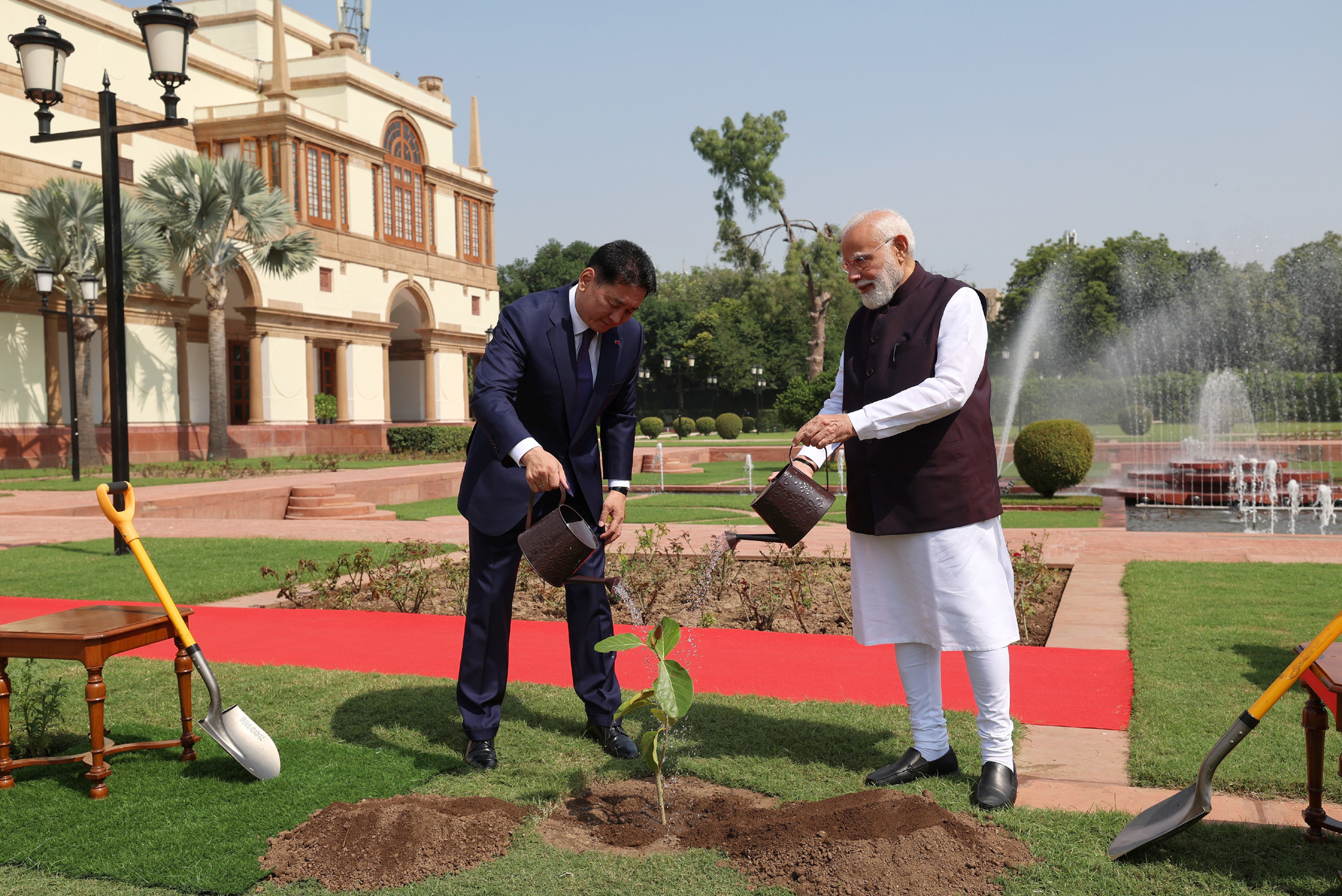 PM Modi, Mongolian President Ukhnaa plant sapling at Hyderabad House