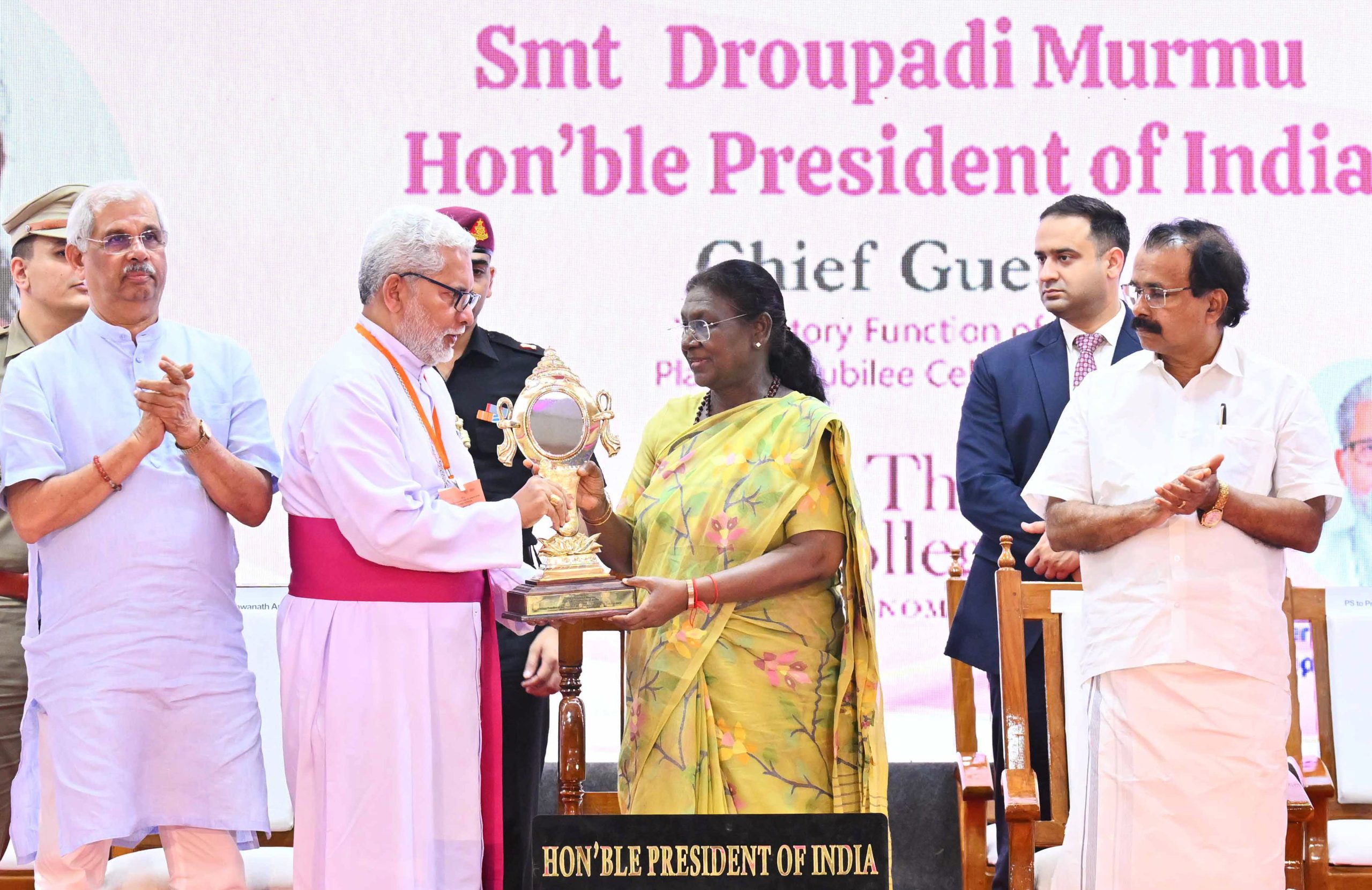 President Murmu hails St. Thomas College’s 75-year legacy of learning and social justice