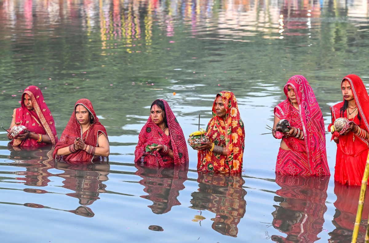 Chhath 2025: Devotees await to offer Arghya to rising Sun