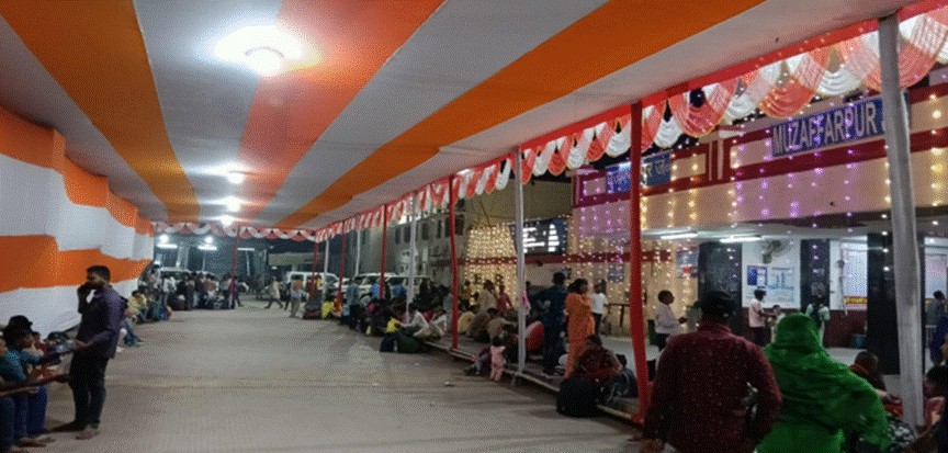 Indian Railways runs 6,181 special trains to manage post-Chhath rush