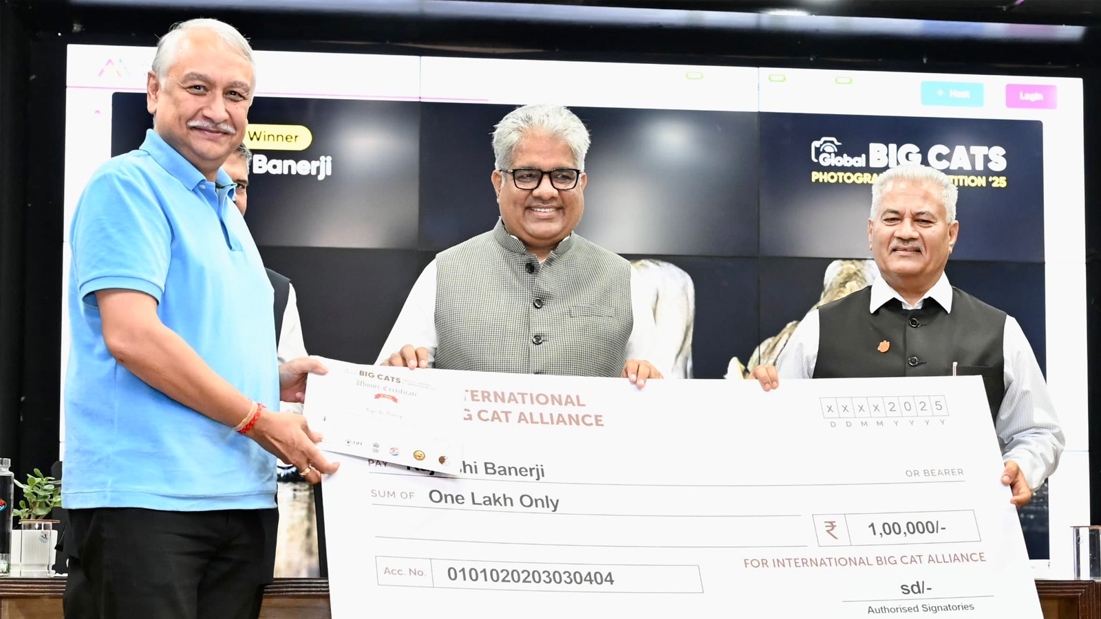 Bhupender Yadav honours winners of Global Big Cats Photography Competition 2025