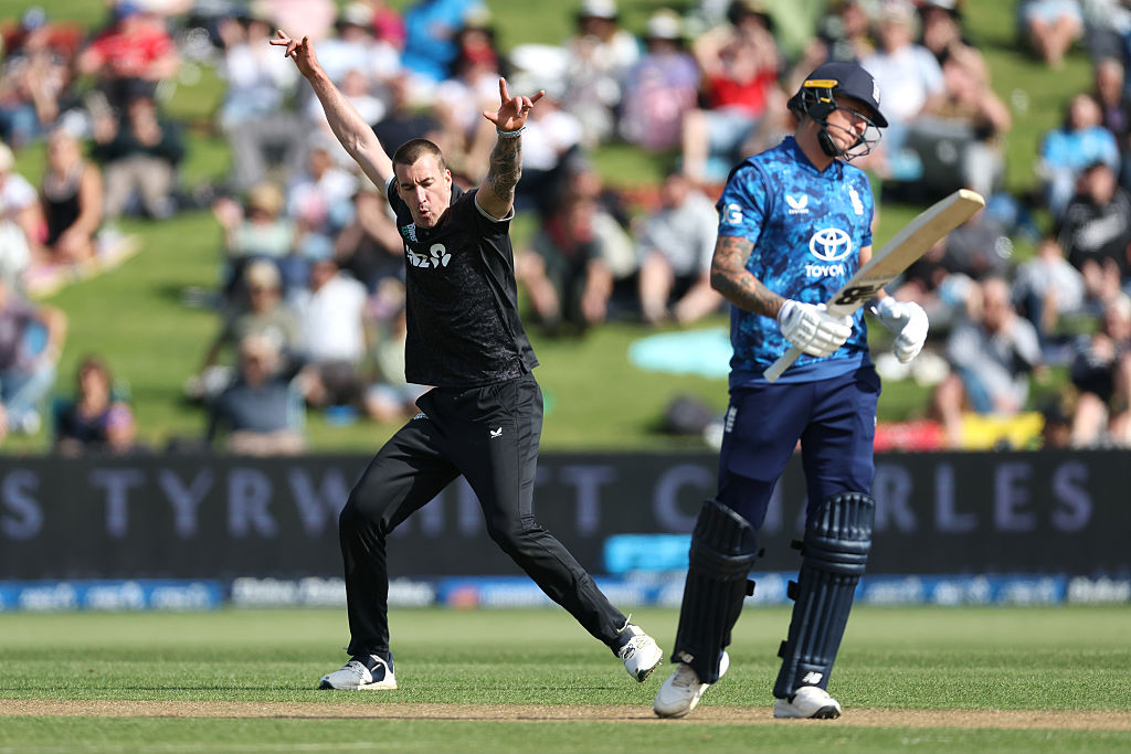 Late replacement Blair Tickner fires NZ to ODI series win over England