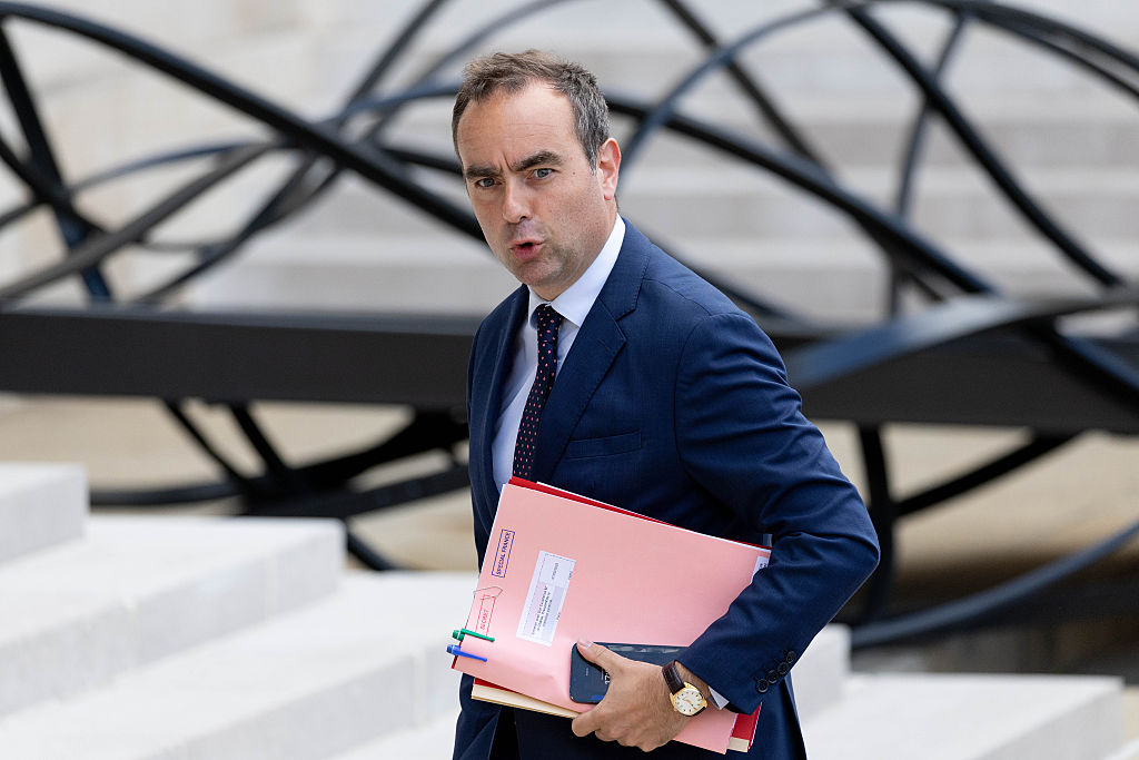 French PM Lecornu races against the clock to form government