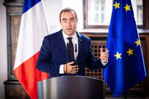 Outgoing French PM Lecornu set to start last-ditch talks to end political crisis
