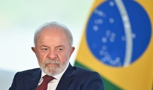 Brazil’s Lula makes diplomatic push for early climate deal at COP30 summit Brazil’s Lula makes diplomatic push for early climate deal at COP30 summit