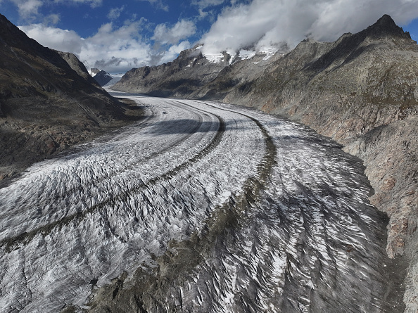 Swiss glaciers melted sharply after light snowfall and heatwave, scientists say