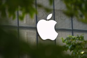 Apple loses UK lawsuit over app store commissions