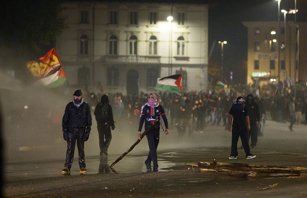 Clashes at pro-Palestinian march against Italy v Israel World Cup qualifier