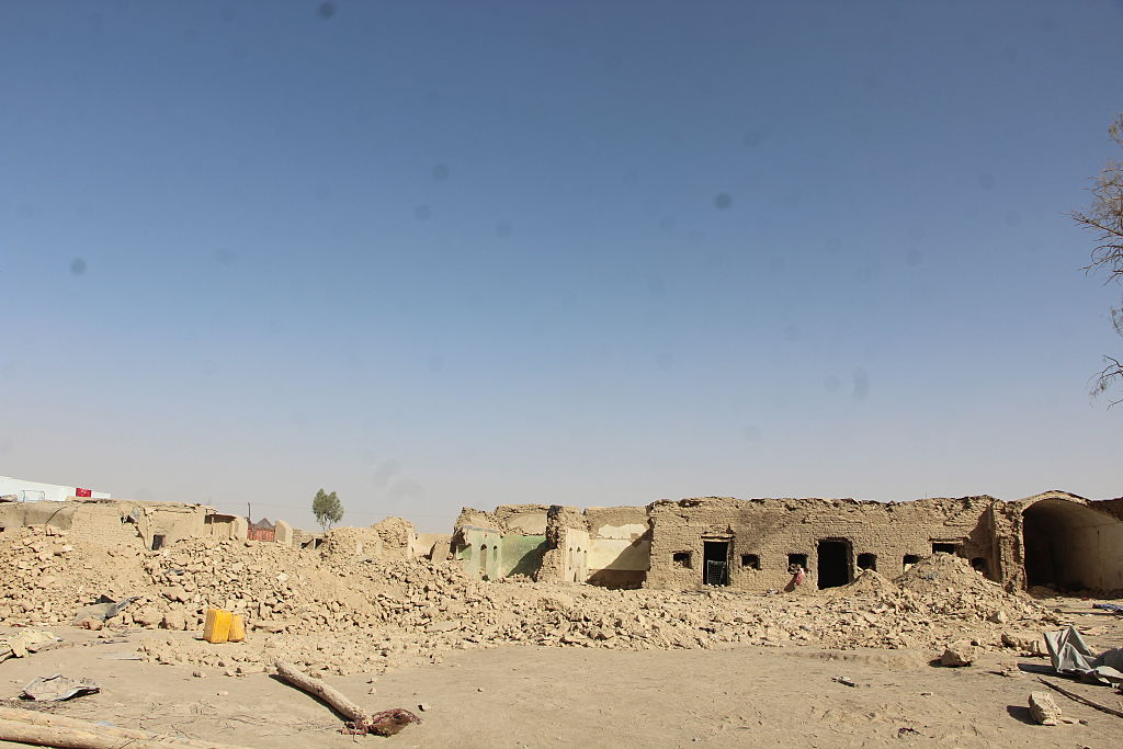 Suicide attack kills 7 Pakistani troops near Afghan border, security officials say