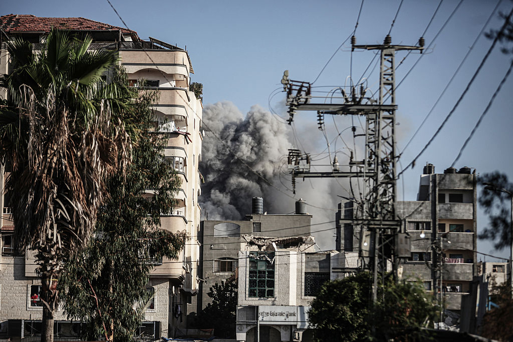Israel says ceasefire and aid to resume after airstrikes kill 26 in Gaza