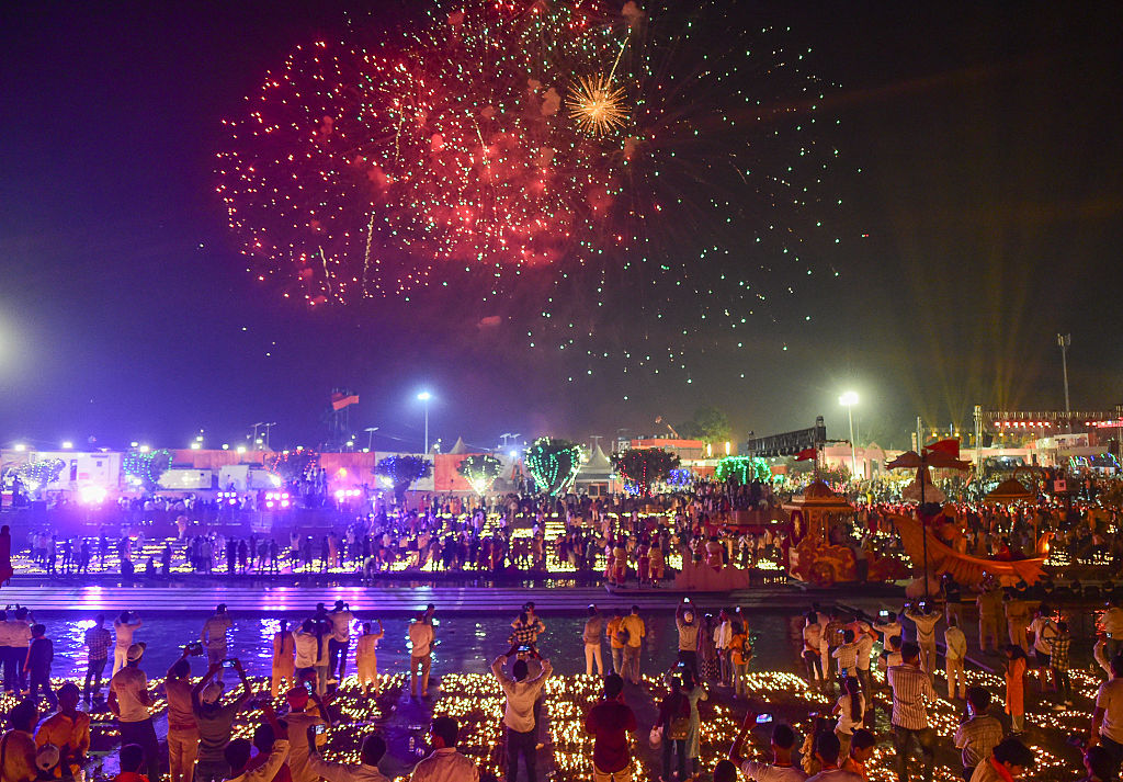 Leaders extend Diwali greetings; Ayodhya creates world record with over 26 lakh diyas