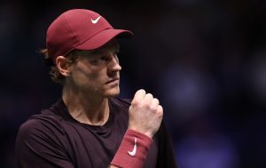 Jannik Sinner cruises into third round in Paris, stays in hunt for No. 1 spot