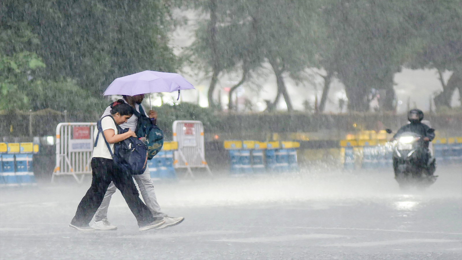 Monsoon withdrawal continues; heavy rainfall likely in southern states, clear skies over Delhi