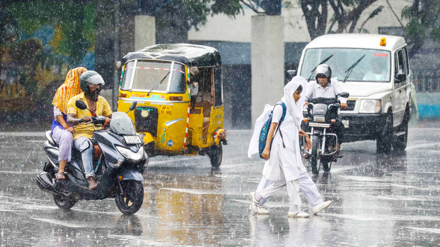 Cyclone ‘Montha’ to hit Andhra coast near Kakinada on Oct 28 as severe ...