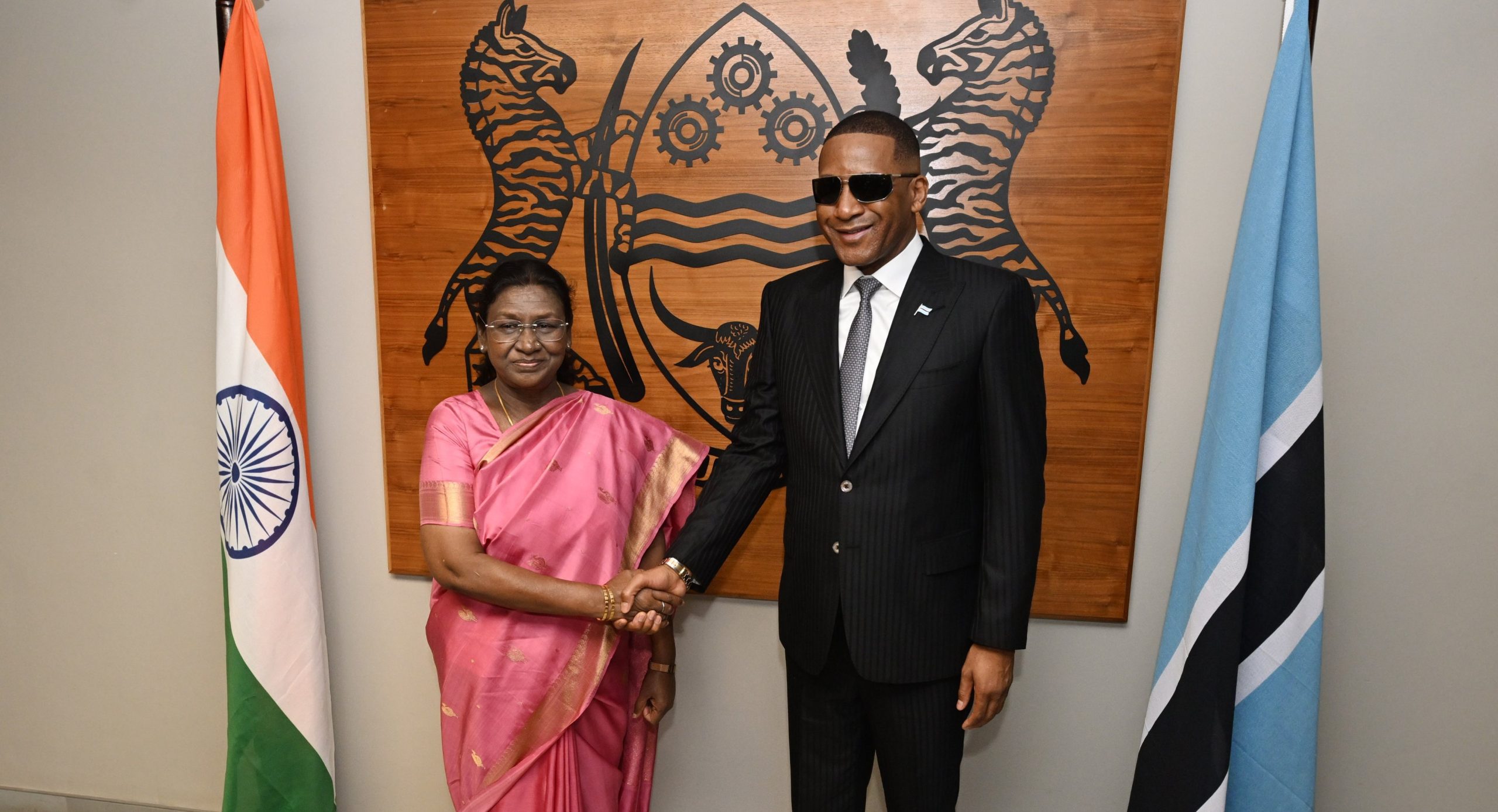 President Murmu holds talks with Botswana’s President Duma Boko in Gaborone