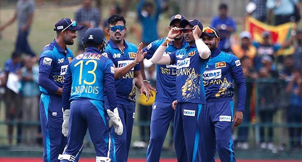 Sri Lanka players request to leave Pakistan after bombing, board says no