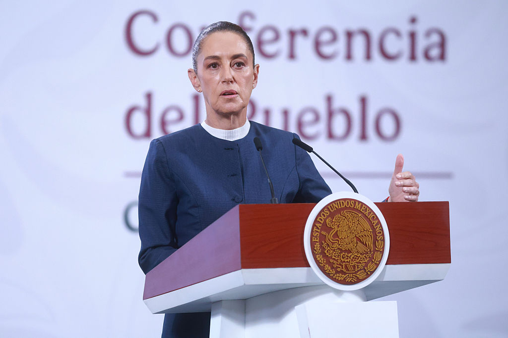 Peru declares Mexican president Sheinbaum persona non grata as asylum case heightens tensions