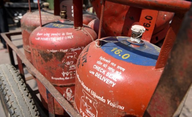 Government restores commercial LPG supplies to pre-crisis levels, withdraws sectoral restrictions