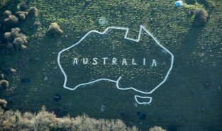 Australia set to overhaul environment laws in deal with Greens Australia set to overhaul environment laws in deal with Greens