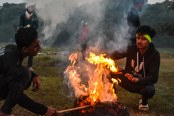 Cold wave sweeps Kashmir; Srinagar records coldest night at minus 1.6