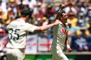 Ashes 2025-26: Australia rock England with pace in fiery morning session