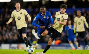 Chelsea turn on the style to crush 10-man Barca 3-0