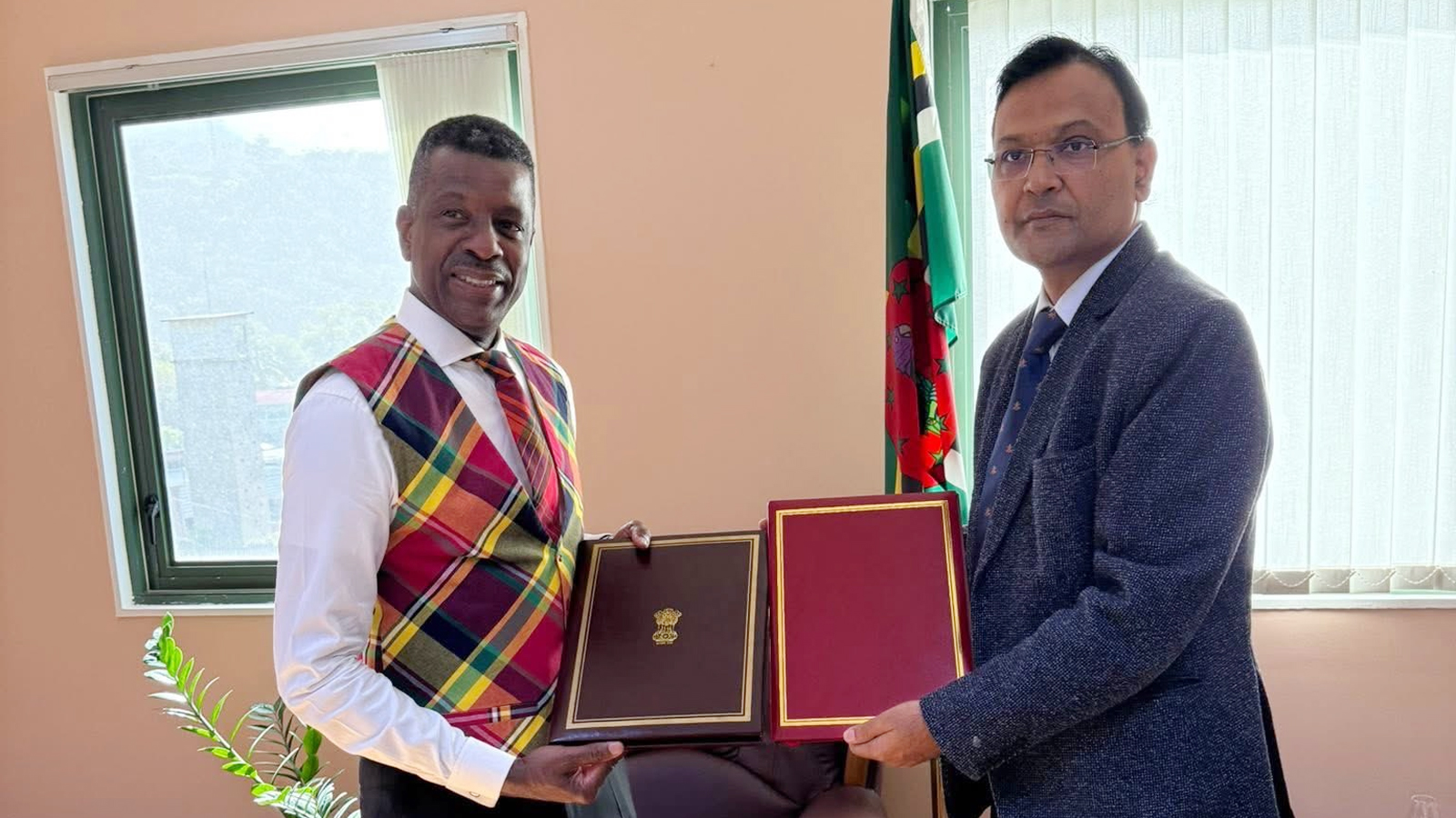 India extends $250,000 aid for five community development projects in Dominica
