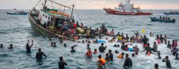 Migrant vessel sinks off Malaysia-Thailand border, hundreds missing