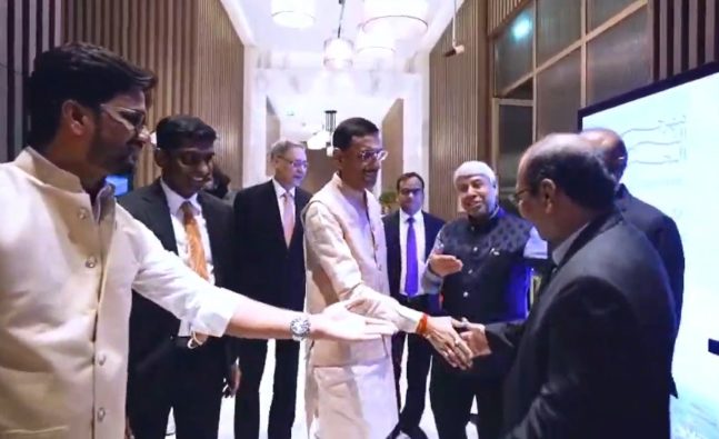 Minister of State for Defence Meets Indian Community in UAE