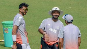 South Africa bat first vs India but Rabada out with injury