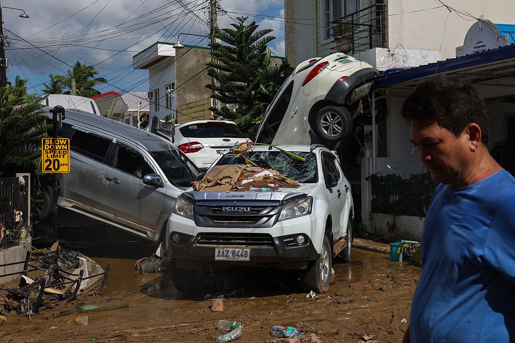 Typhoon Kalmaegi brings rain and destruction to Vietnam as death toll nears 200 in Philippines