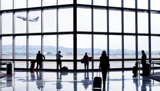 US orders 10% flights cut at major US airports due to shutdown