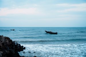 Malaysia, Thailand resume search for missing Rohingya after deadly boat sinking